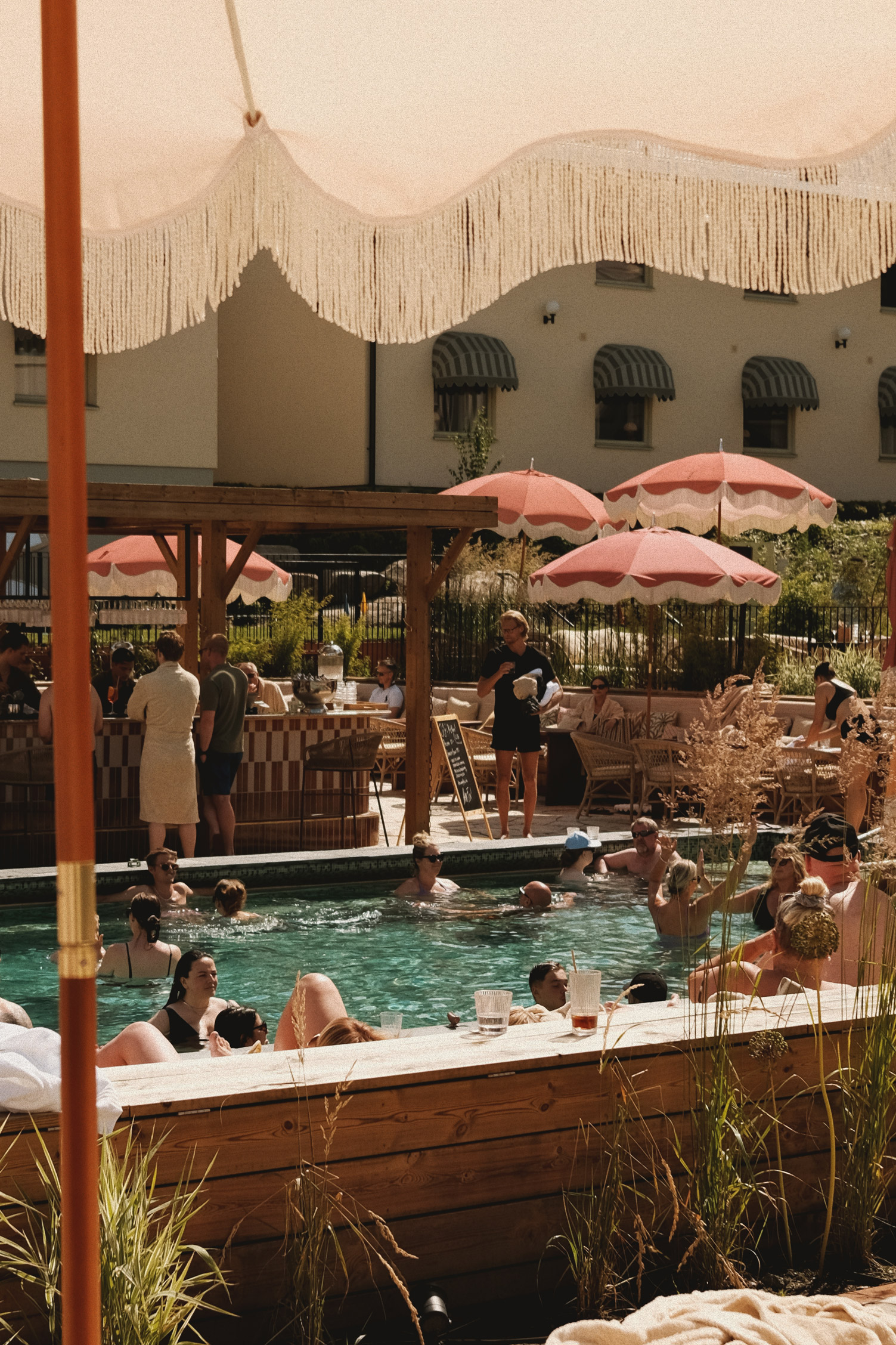 en bild på en pool, Hjortvikens sun club